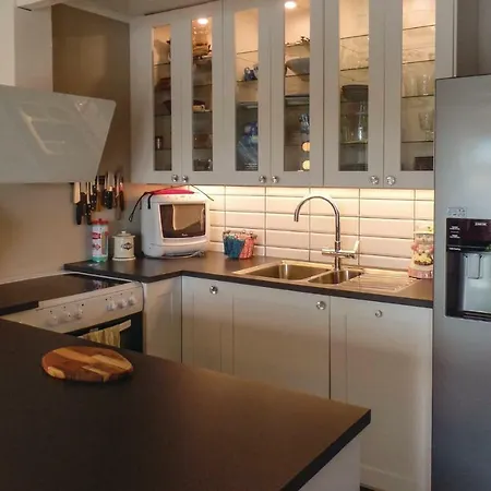 Stunning In Sgne With 1 Bedrooms And Internet *
