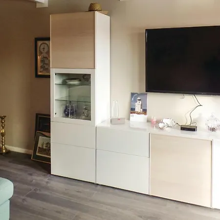 Stunning In Sgne With 1 Bedrooms And Internet *